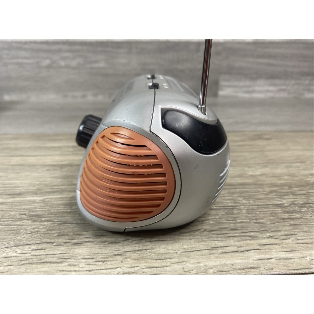Fingerhut Portable AM/FM Radio Unisex OS Silver Orange Good Retro Y2K Analog - Picture 8 of 10